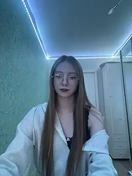 Snapshot of Eseniya_ chatting on February 2026 02:10:01 PM Eseniya online show from February 2026 02:10:01 PM