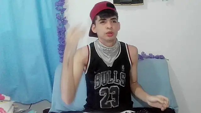 Snapshot of nico22love chatting on February 2026 03:43:01 PM nico22love online show from February 2026 03:43:01 PM