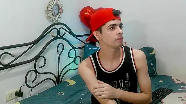 Snapshot of nico22love chatting on February 2026 12:33:02 AM nico22love online show from February 2026 12:33:02 AM