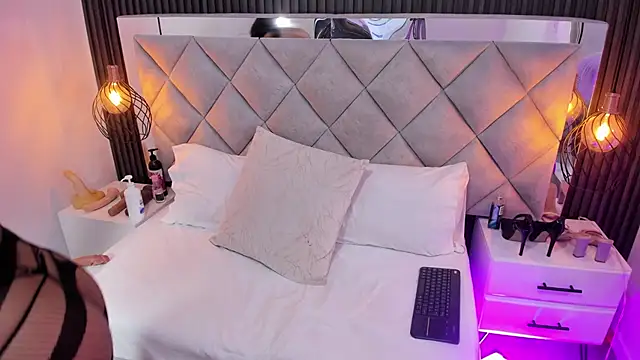 Snapshot of Sara_Channel01 chatting on February 2026 10:42:02 AM Sara Channel01 online show from February 2026 10:42:02 AM