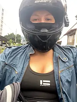 Scarlet auraa online show from January 2026 07:08:02 PM