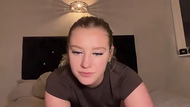 RoxyLexx online show from January 2026 07:04:02 PM