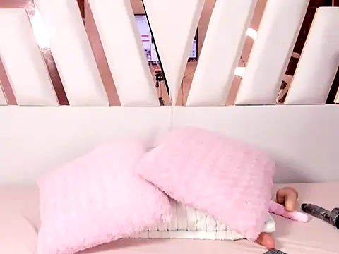 MiaKleinX online show from May 2026 09:34:02 PM