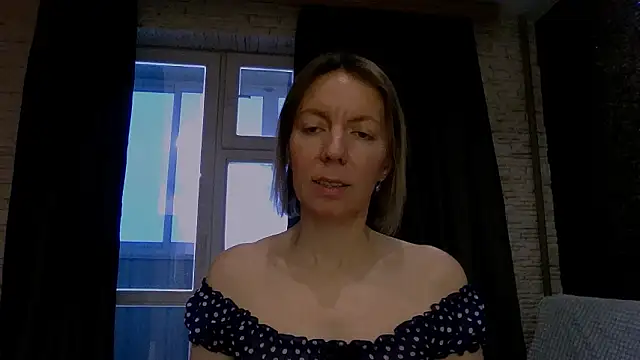 Amanda Luxe online show from February 2026 03:11:01 AM