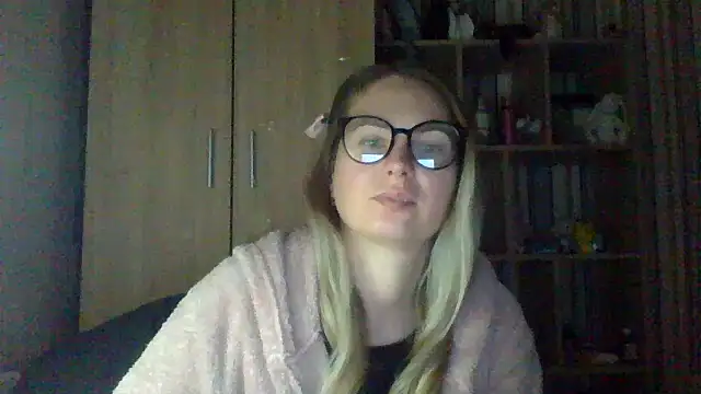 VikiLove765 online show from February 2026 10:19:01 PM