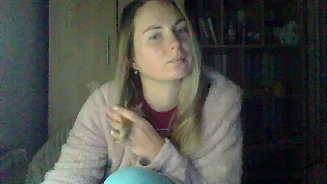 VikiLove765 online show from February 2026 10:28:01 PM