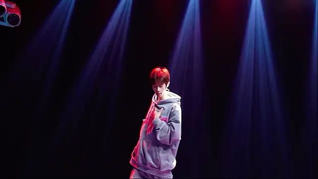 BOYGAYHOUSE1 online show from January 2026 10:20:01 AM