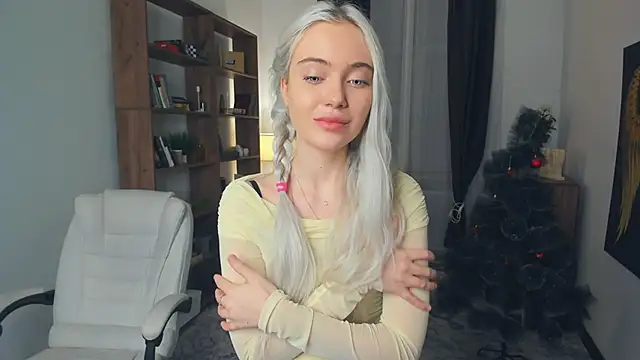 KristalCrowner online show from January 2026 08:01:02 PM