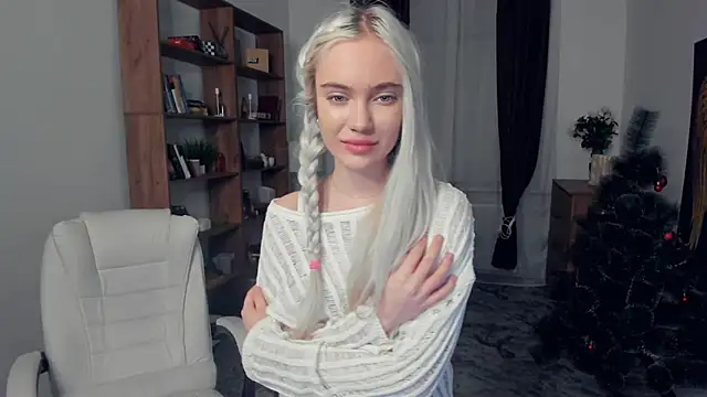 KristalCrowner online show from January 2026 08:34:01 PM