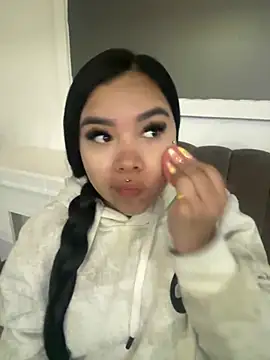 Liaevans   online show from January 2026 09:58:01 AM