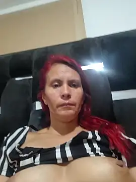 Snapshot of cintia_love chatting on May 2026 01:13:01 AM cintia love online show from May 2026 01:13:01 AM