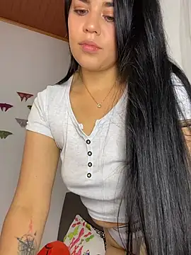 Snapshot of sophyy_white chatting on June 2026 05:20:02 AM sophyy white online show from June 2026 05:20:02 AM