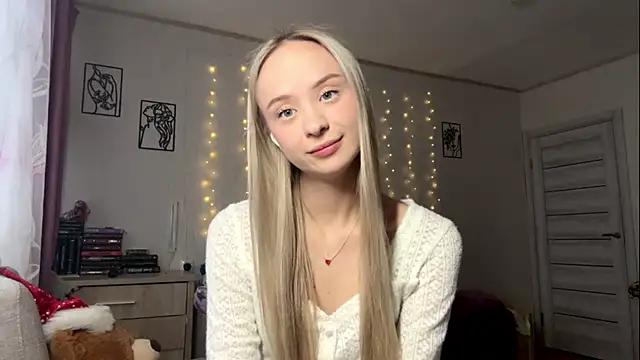 LatashiaOrcutt online show from January 2026 12:10:02 PM