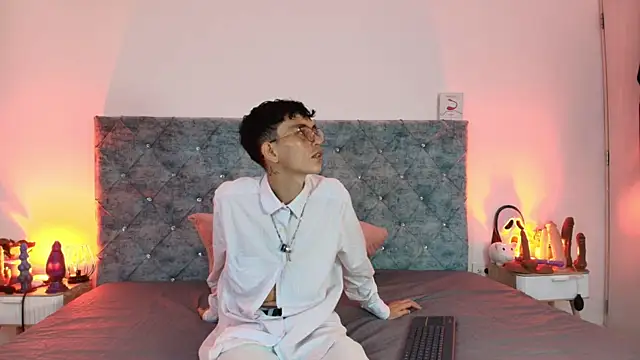 Hari Andre  online show from January 2026 01:13:02 PM