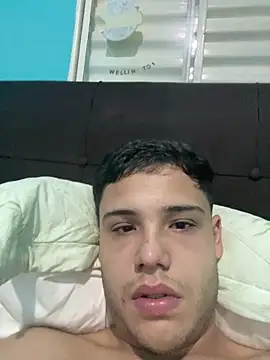 Wellington00  online show from May 2026 03:24:01 AM