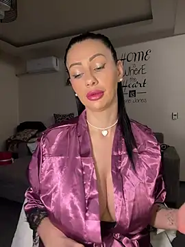 IRISWHITE17 online show from February 2026 05:33:02 AM