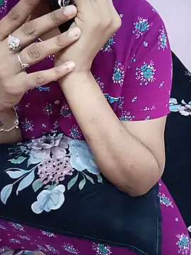 Snapshot of Ammu14399 chatting on August 2026 08:35:01 AM Ammu14399 online show from August 2026 08:35:01 AM