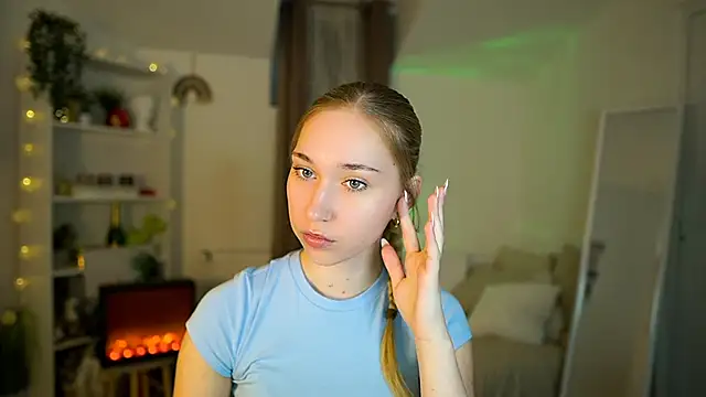 MilaBunny2000 online show from February 2026 09:42:02 AM