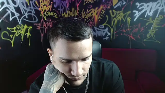 DarkBenito online show from January 2026 12:32:02 PM