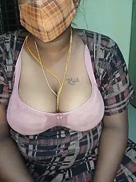 Snapshot of Milky_Julia chatting on May 2026 05:32:02 PM Milky Julia online show from May 2026 05:32:02 PM