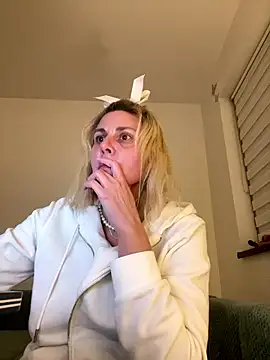 Amelia9798 online show from January 2026 08:23:01 PM