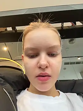 Snapshot of AshleyMur chatting on February 2026 05:28:02 AM AshleyMur online show from February 2026 05:28:02 AM