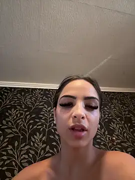 Evelin199 online show from June 2026 03:27:01 PM