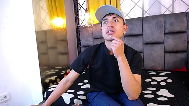 Snapshot of Maik_Russo chatting on February 2026 01:49:02 PM Maik Russo online show from February 2026 01:49:02 PM