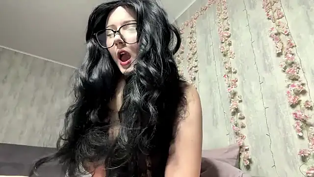 pinkfondnes online show from March 2026 10:15:02 PM