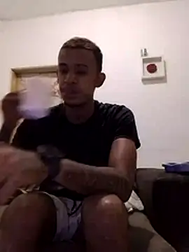 Magrinhodelicia011 online show from June 2026 10:43:02 PM