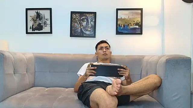 AVENGER BOYS2026 online show from January 2026 01:20:01 AM