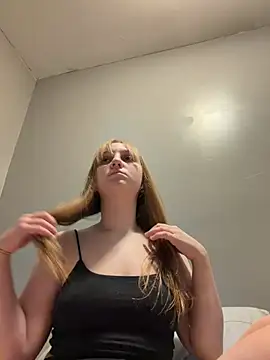 Snapshot of tinyblondebarbie chatting on June 2026 02:36:02 AM tinyblondebarbie online show from June 2026 02:36:02 AM