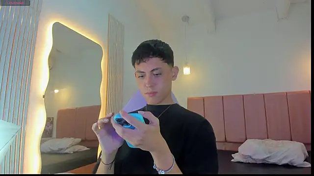 Iamcami  online show from February 2026 07:09:02 PM