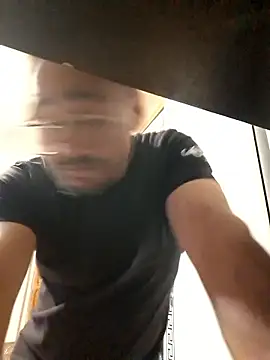 julian-112 online show from January 2026 03:28:01 PM