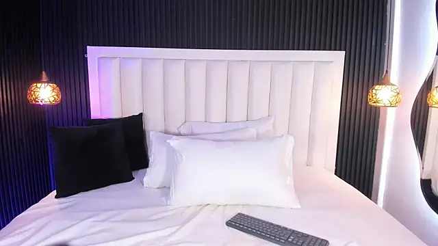 Snapshot of PandoraMiller chatting on February 2026 05:02:02 PM PandoraMiller online show from February 2026 05:02:02 PM