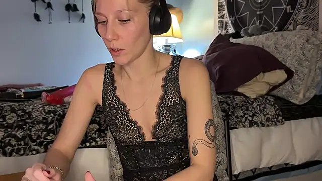 Snapshot of mysunidreamss chatting on February 2026 02:21:02 AM mysunidreamss online show from February 2026 02:21:02 AM