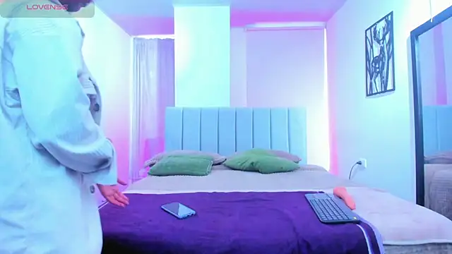 emily7  online show from February 2026 02:11:02 PM