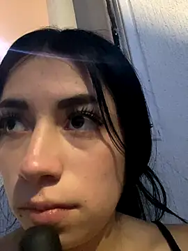 LunaSeduct online show from January 2026 11:18:02 PM