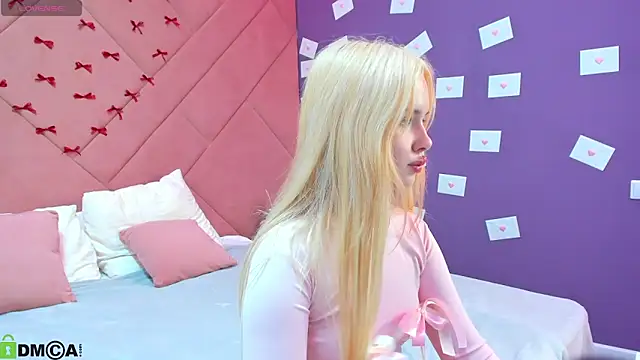 NicoletaCooper online show from February 2026 02:44:02 PM