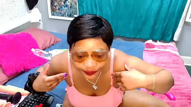 RoxyLuvxxx online show from March 2026 10:34:02 PM