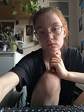 Snapshot of Shy_Bamby chatting on June 2026 09:33:01 AM Shy Bamby online show from June 2026 09:33:01 AM