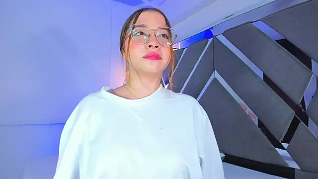 Snapshot of AliciaWhite_nt chatting on January 2026 06:02:02 PM AliciaWhite nt online show from January 2026 06:02:02 PM