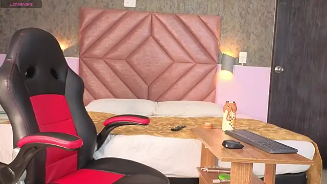 tabata monroe online show from January 2026 07:30:01 PM