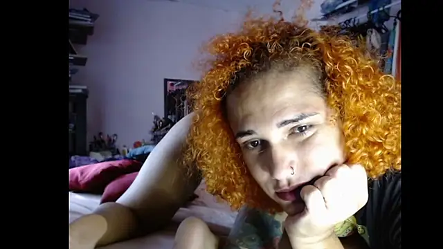 Queen Domme de paus online show from February 2026 06:15:01 PM