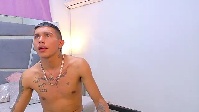 Scook Gray  online show from January 2026 11:51:02 PM