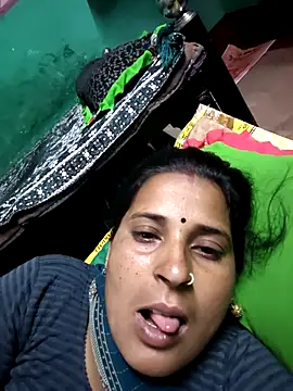 Snapshot of Reena_lodha chatting on May 2026 03:38:02 PM Reena lodha online show from May 2026 03:38:02 PM