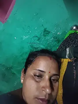 Snapshot of Reena_lodha chatting on May 2026 03:33:02 PM Reena lodha online show from May 2026 03:33:02 PM