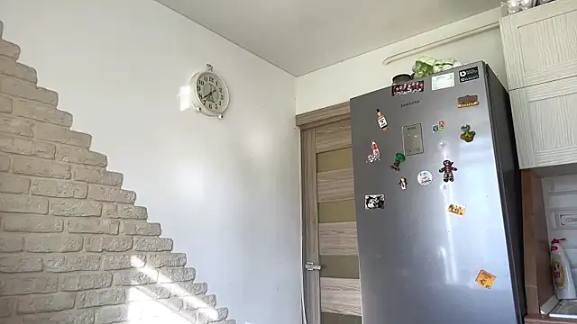 ElsieKuhlmann online show from April 2026 02:10:01 PM