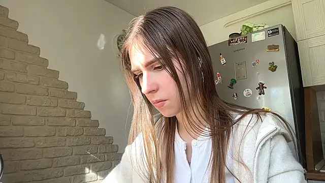 ElsieKuhlmann online show from April 2026 02:08:02 PM