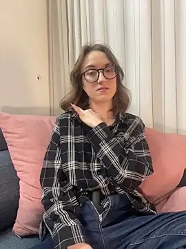 Persephone Kore online show from March 2026 07:32:01 PM